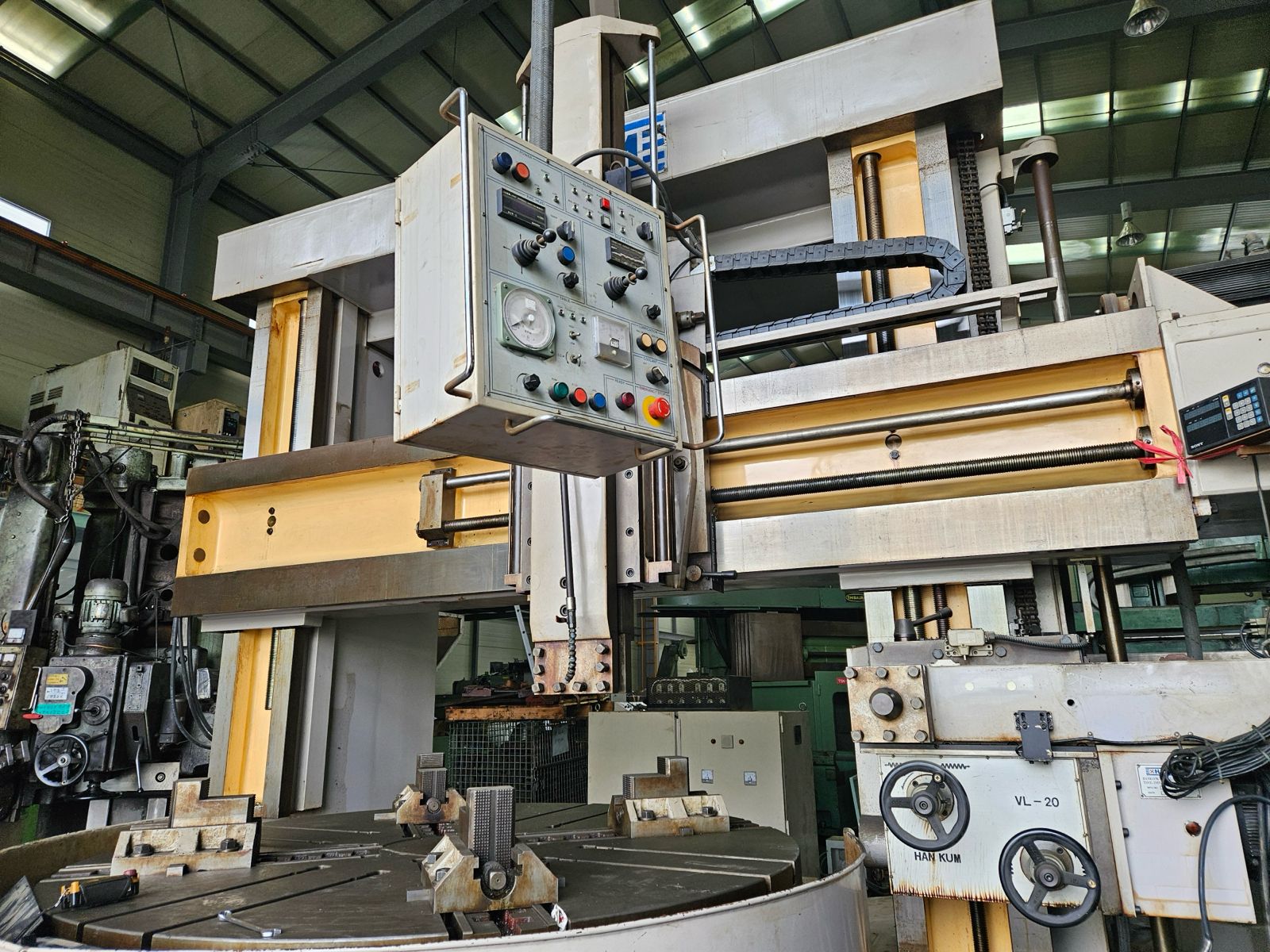 Vertical Turning Lathe VL-20/25 (Year - 1996)