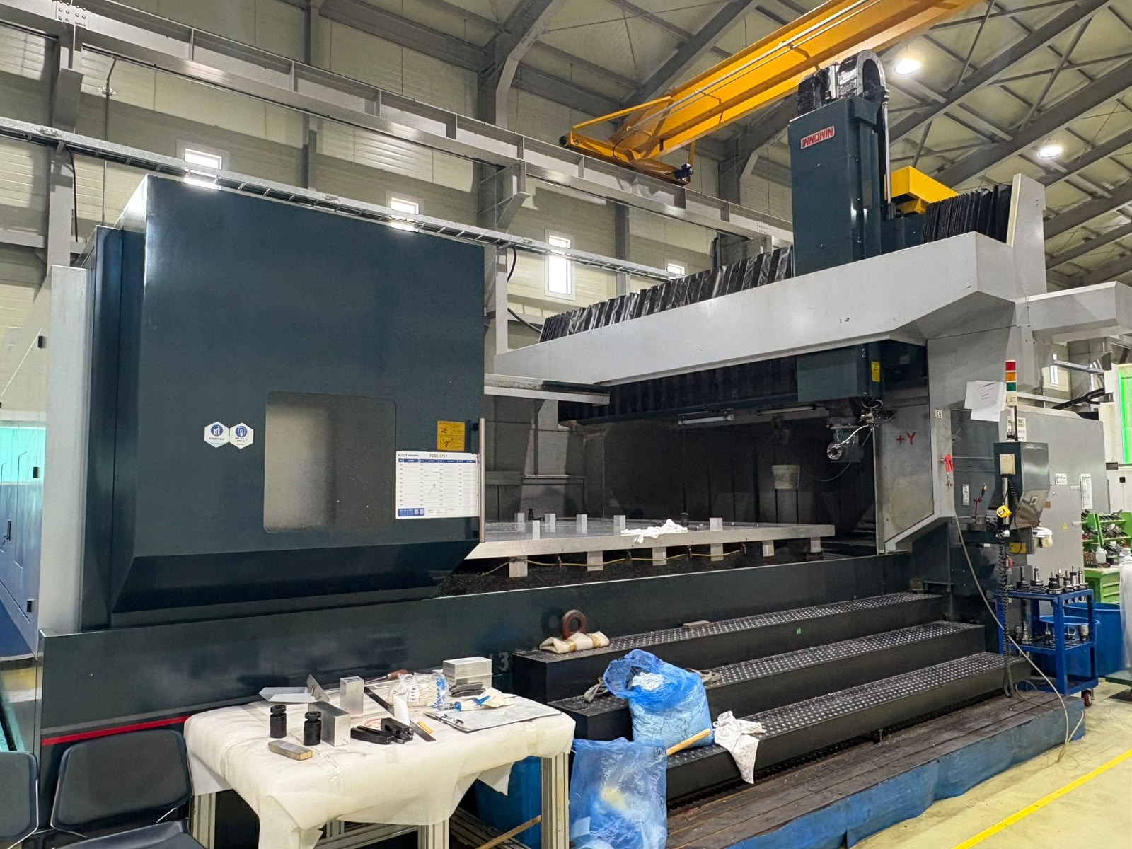 Double Column Machining Centre - Pinnacle DV3642 (2010 year)